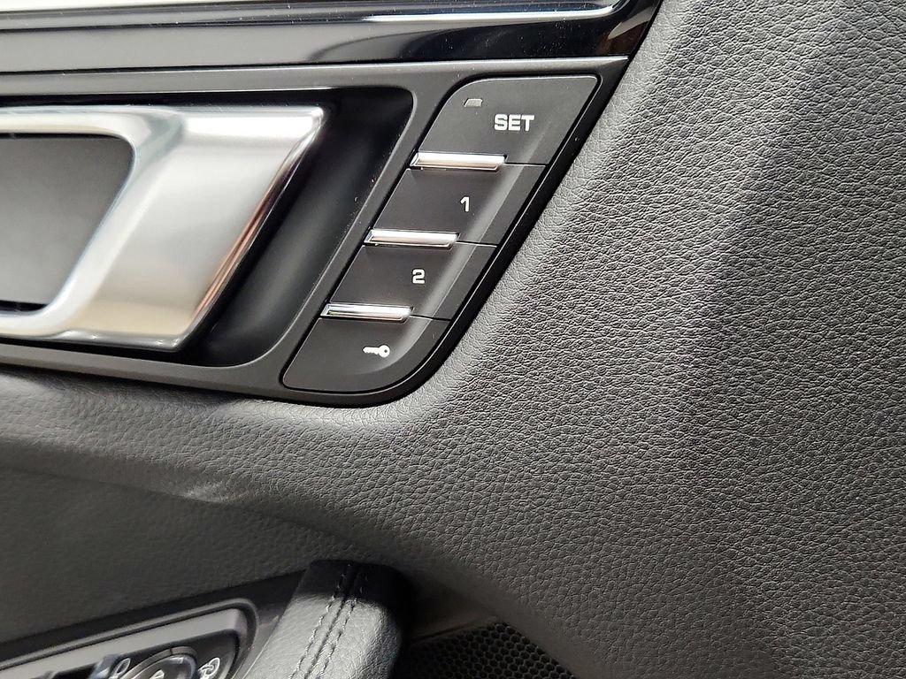 New 2026 Porsche Macan AWD/4WD image 22