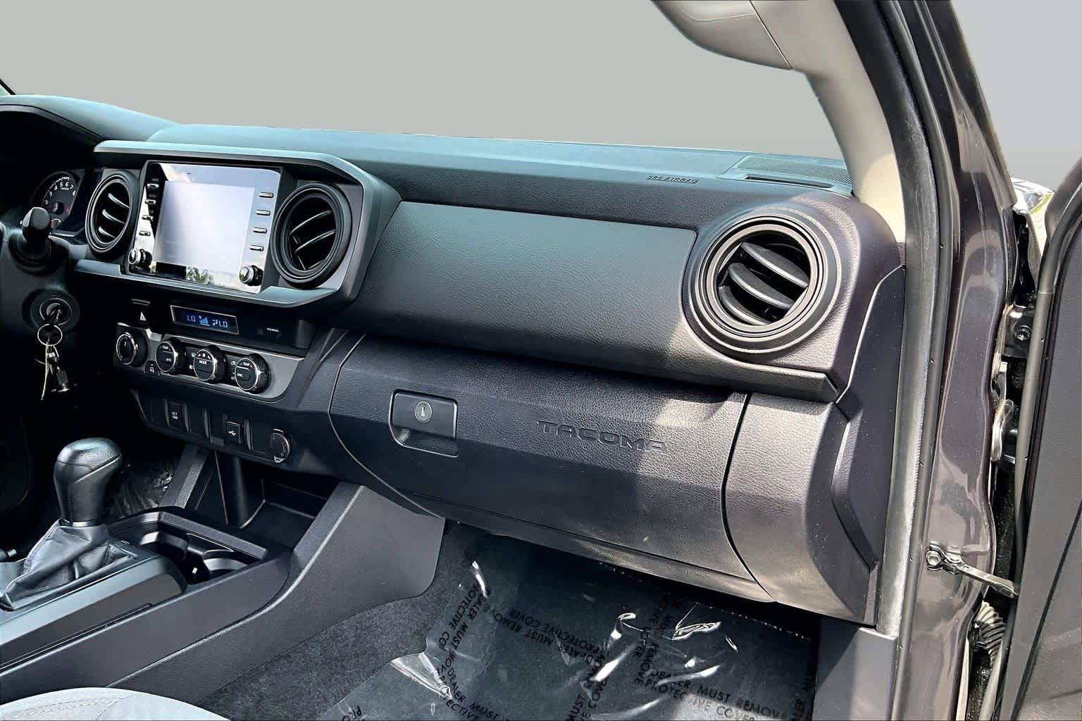 Used 2022 Toyota Tacoma SR AWD/4WD image 16