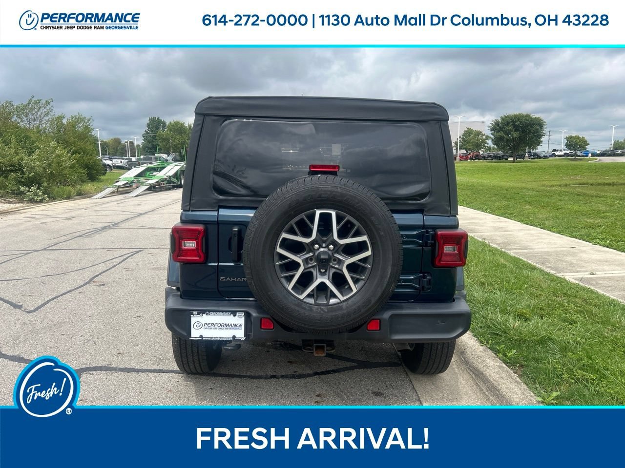Used 2025 Jeep Wrangler Unlimited Sahara AWD/4WD image 5