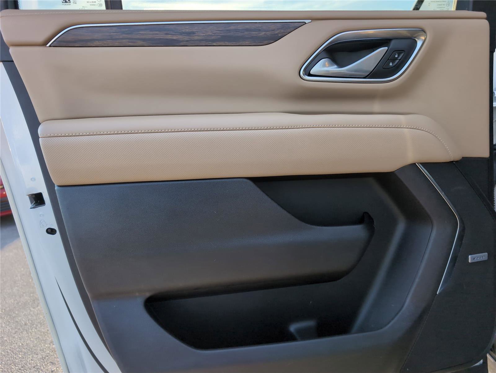 Used 2023 Chevrolet Suburban Premier w/ Premium Package image 29