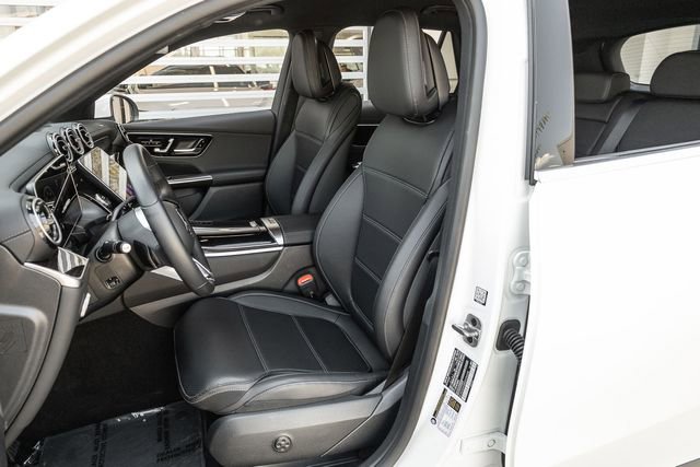 Used 2025 Mercedes-Benz GLC 300 4MATIC image 12