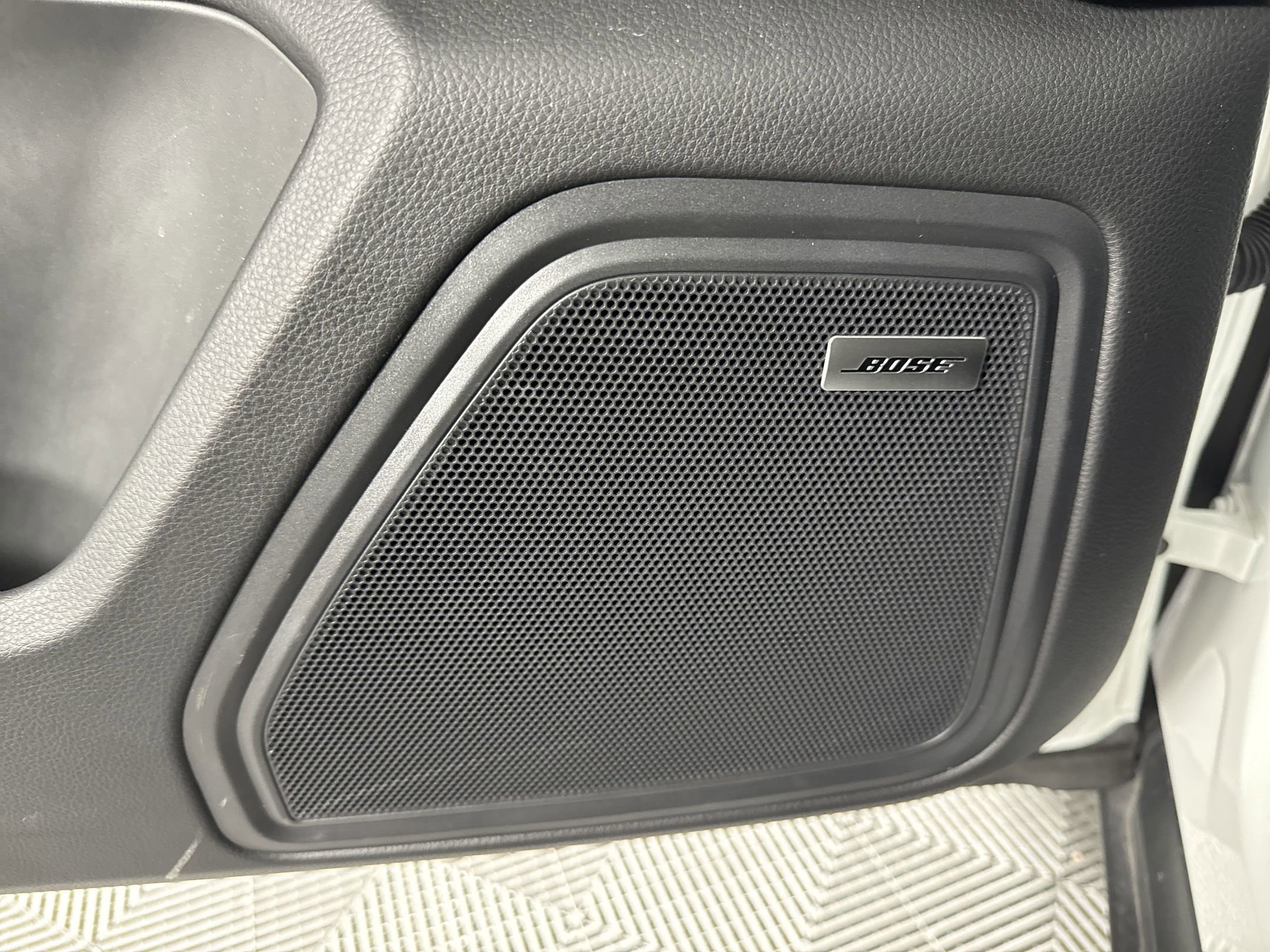 Certified 2025 Porsche Macan image 23