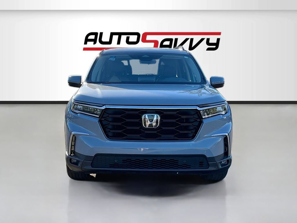 Used 2024 Honda Pilot Touring image 2