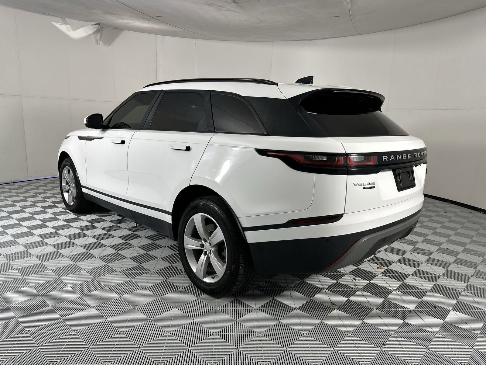 Used 2019 Land Rover Range Rover Velar S AWD/4WD image 6