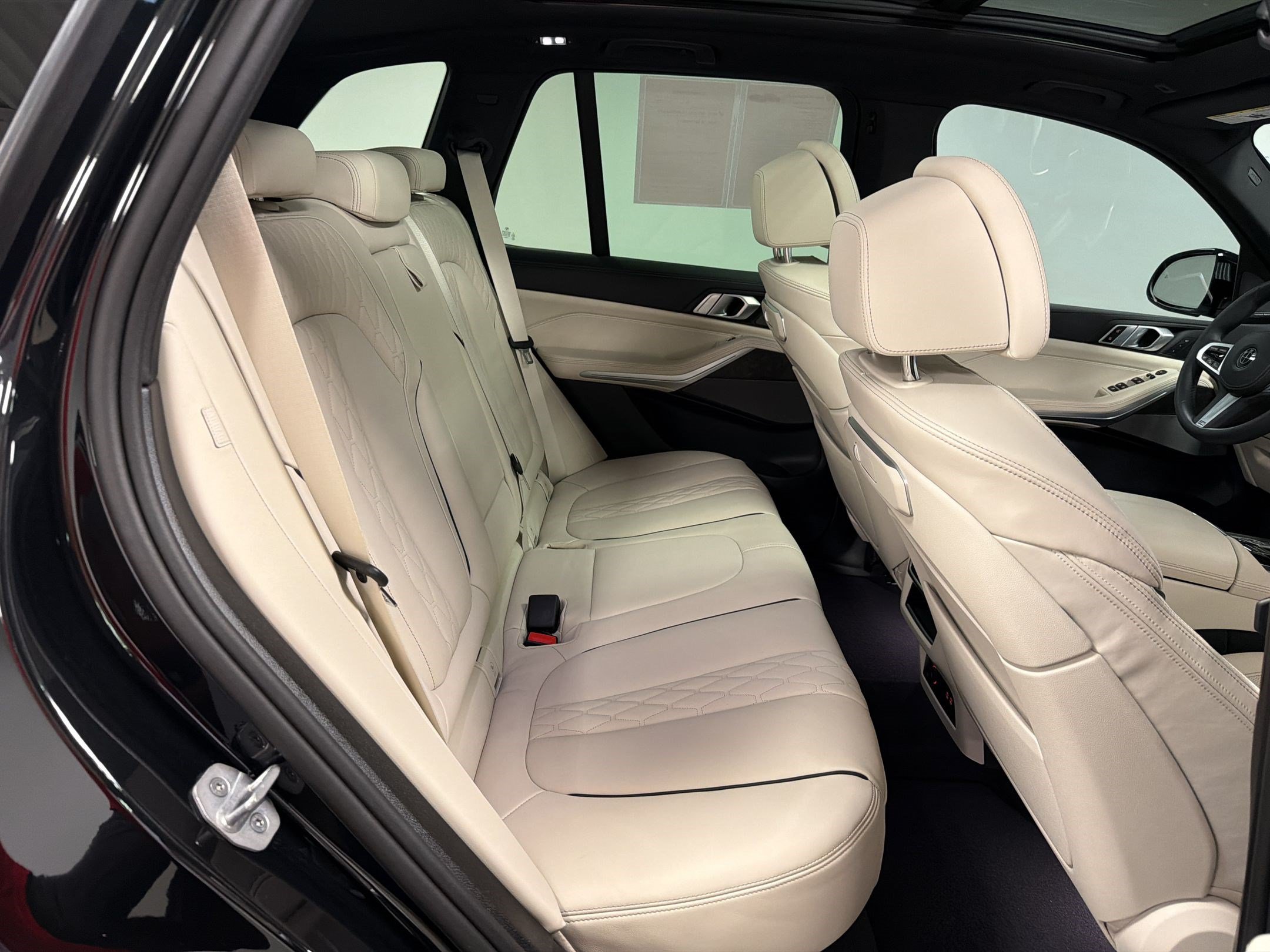Certified 2025 BMW X5 sDrive40i w/ M Sport Package RWD image 30
