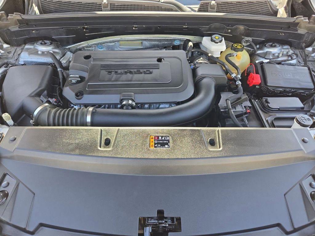 Used 2023 Buick Envision Avenir image 33