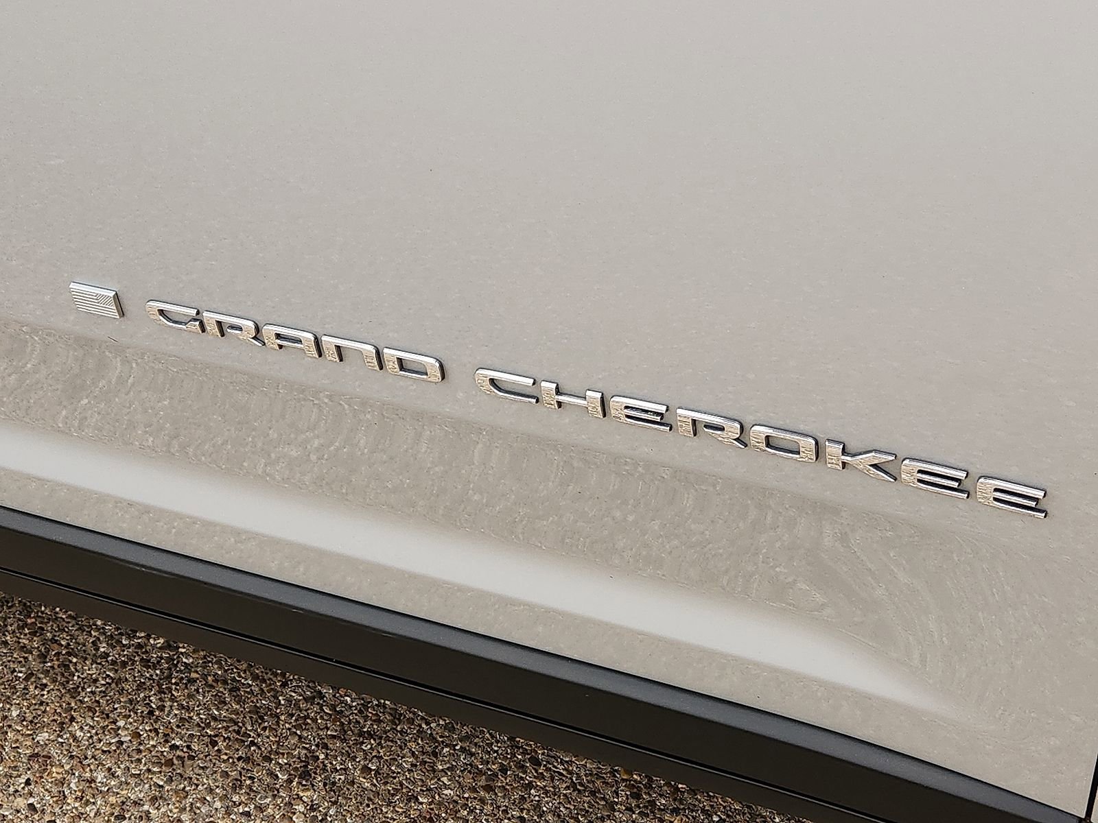 Used 2023 Jeep Grand Cherokee Limited AWD/4WD image 8