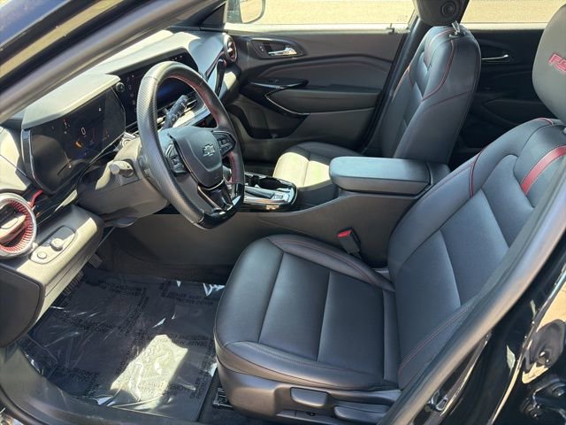 Used 2024 Chevrolet Trax RS FWD image 14