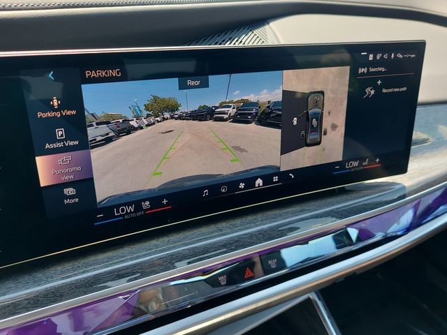 Used 2025 BMW 740i RWD image 28