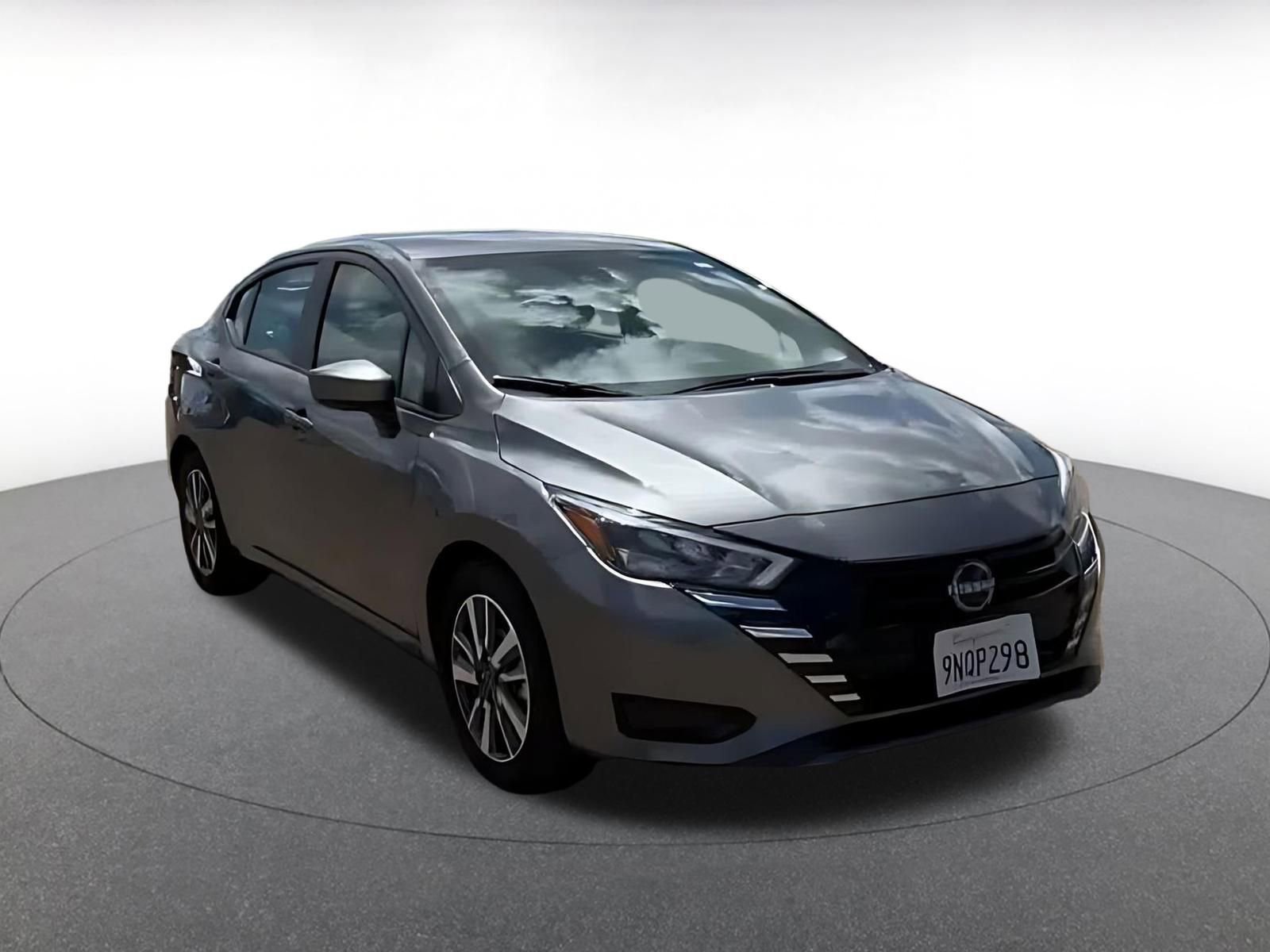 Used 2025 Nissan Versa SV FWD image 3