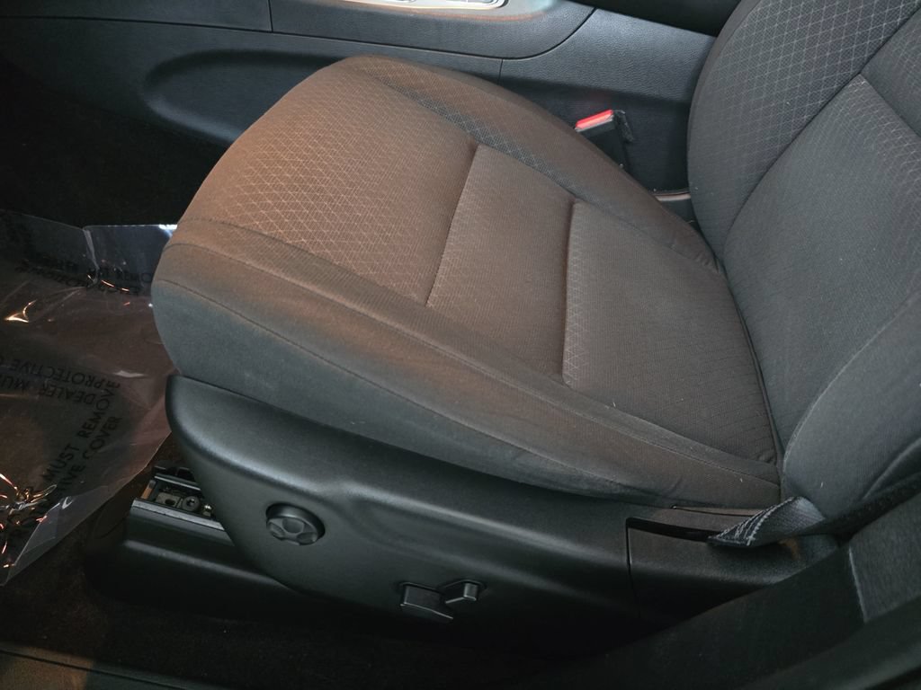 Used 2018 Jeep Grand Cherokee Laredo AWD/4WD image 29