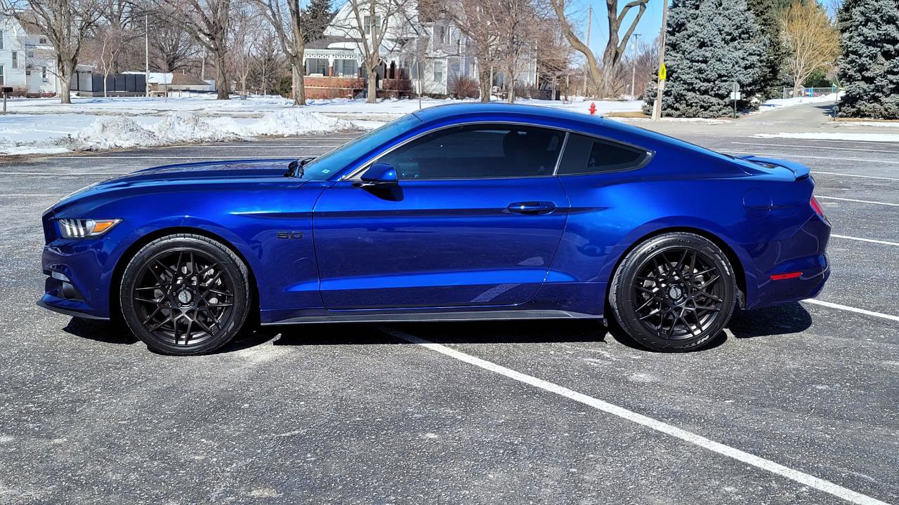 Used 2016 Ford Mustang GT image 3