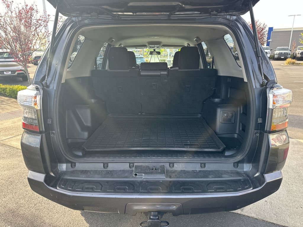 Used 2016 Toyota 4Runner SR5 image 25