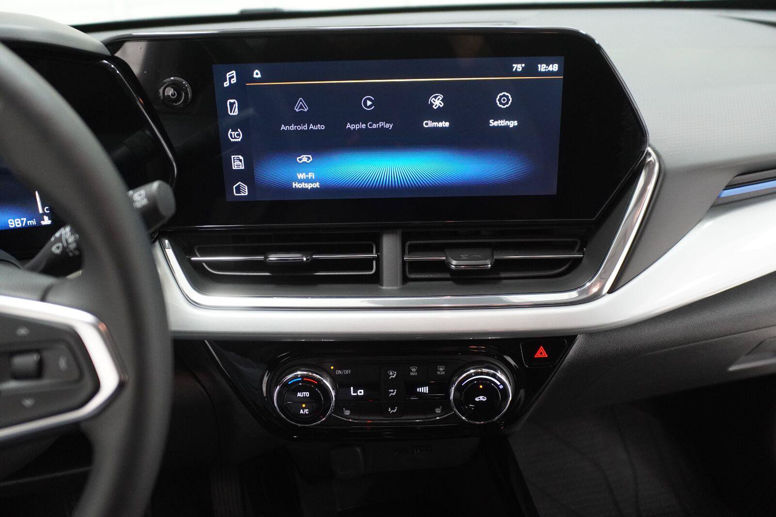 Used 2026 Chevrolet Trax LT w/ Driver Confidence Package FWD image 19