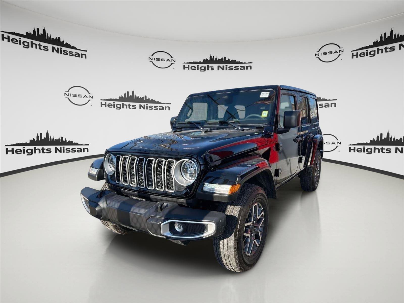 Used 2025 Jeep Wrangler Sahara image 4