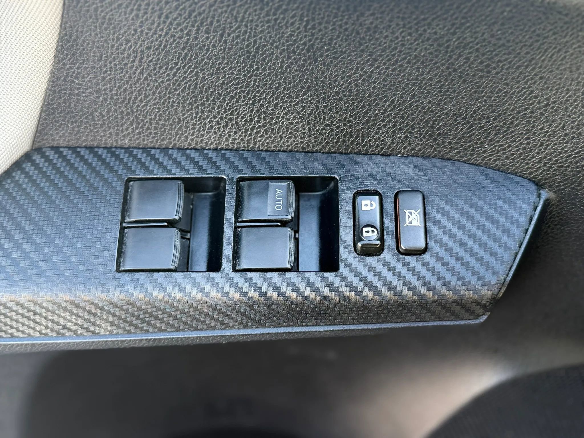 Used 2015 Toyota RAV4 XLE image 30