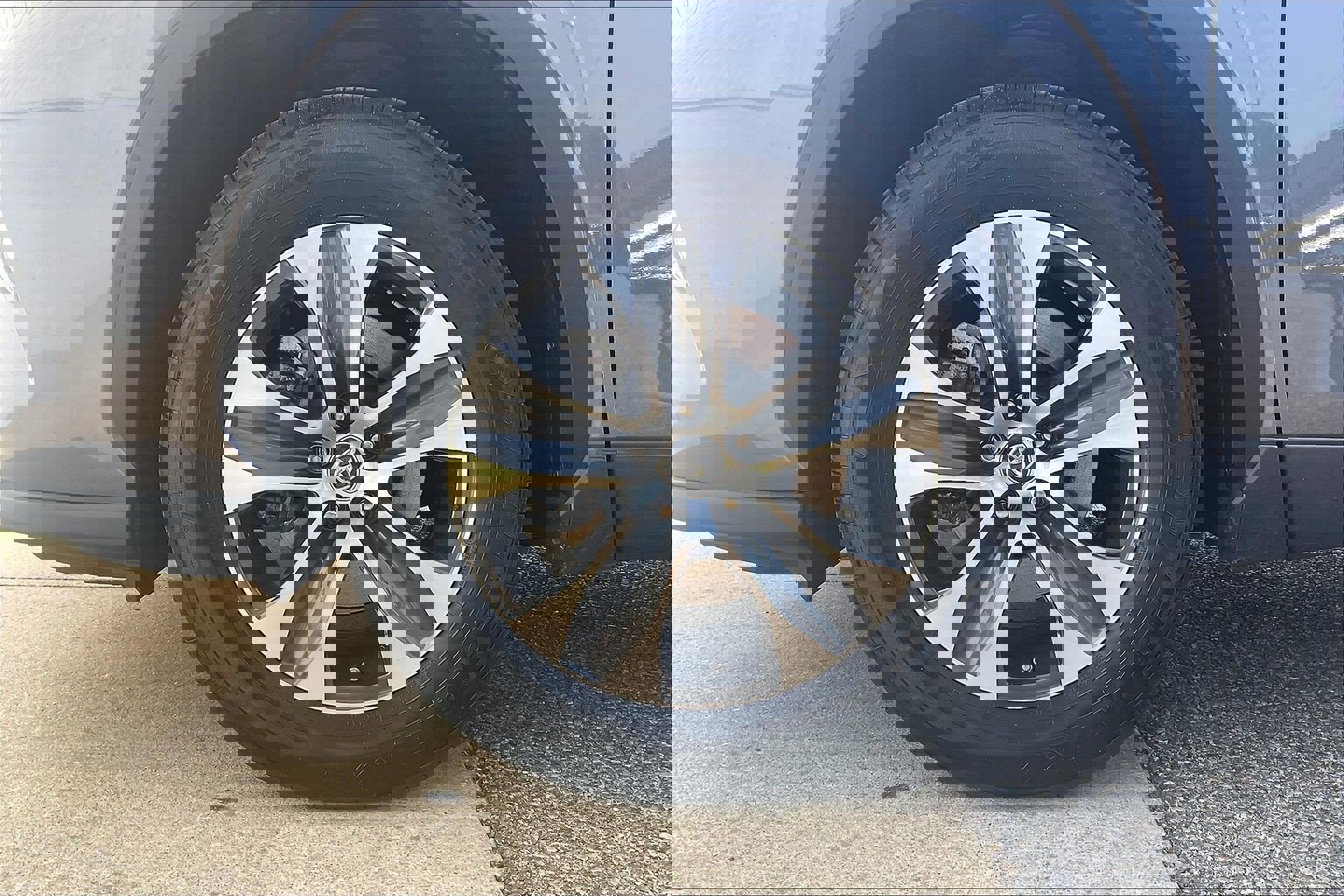 Used 2023 Toyota Highlander XLE FWD image 11