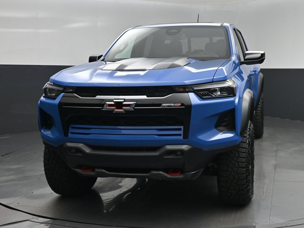 Used 2026 Chevrolet Colorado ZR2 w/ Technology Package AWD/4WD image 6