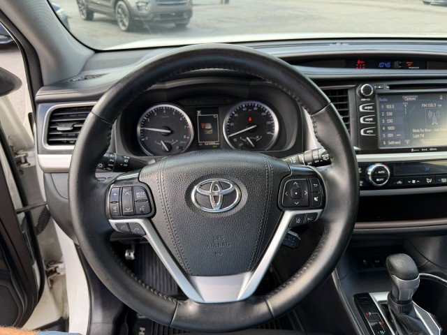 Used 2019 Toyota Highlander XLE image 13