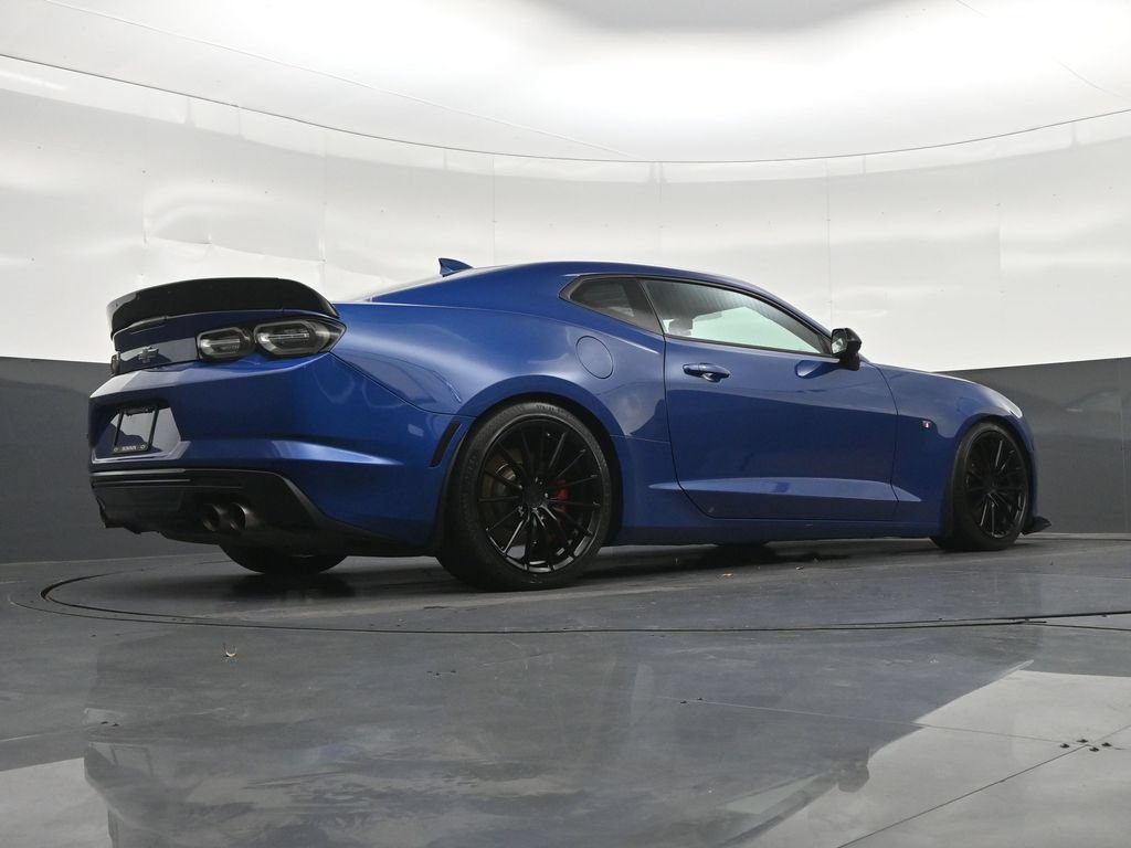 Used 2020 Chevrolet Camaro SS RWD image 27