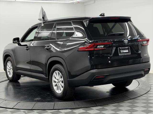 Certified 2025 Toyota Grand Highlander FWD image 10