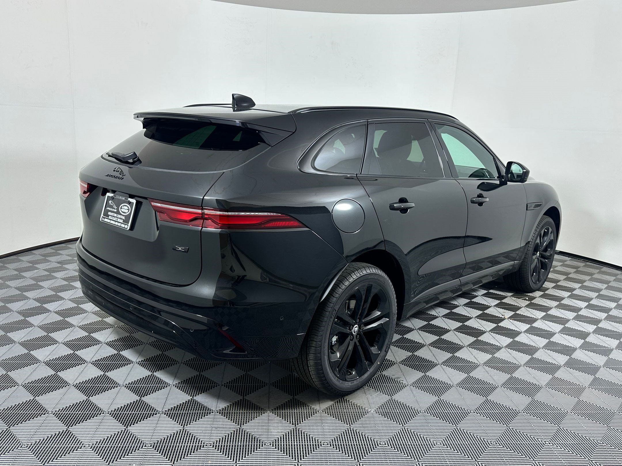 Used 2026 Jaguar F-PACE R-Dynamic S AWD/4WD image 20