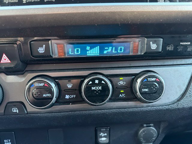 Used 2017 Toyota Tacoma TRD Sport AWD/4WD image 25