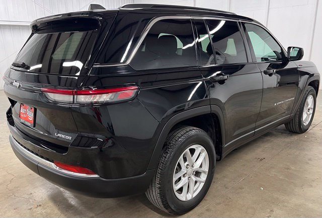 Used 2024 Jeep Grand Cherokee Laredo X RWD image 6
