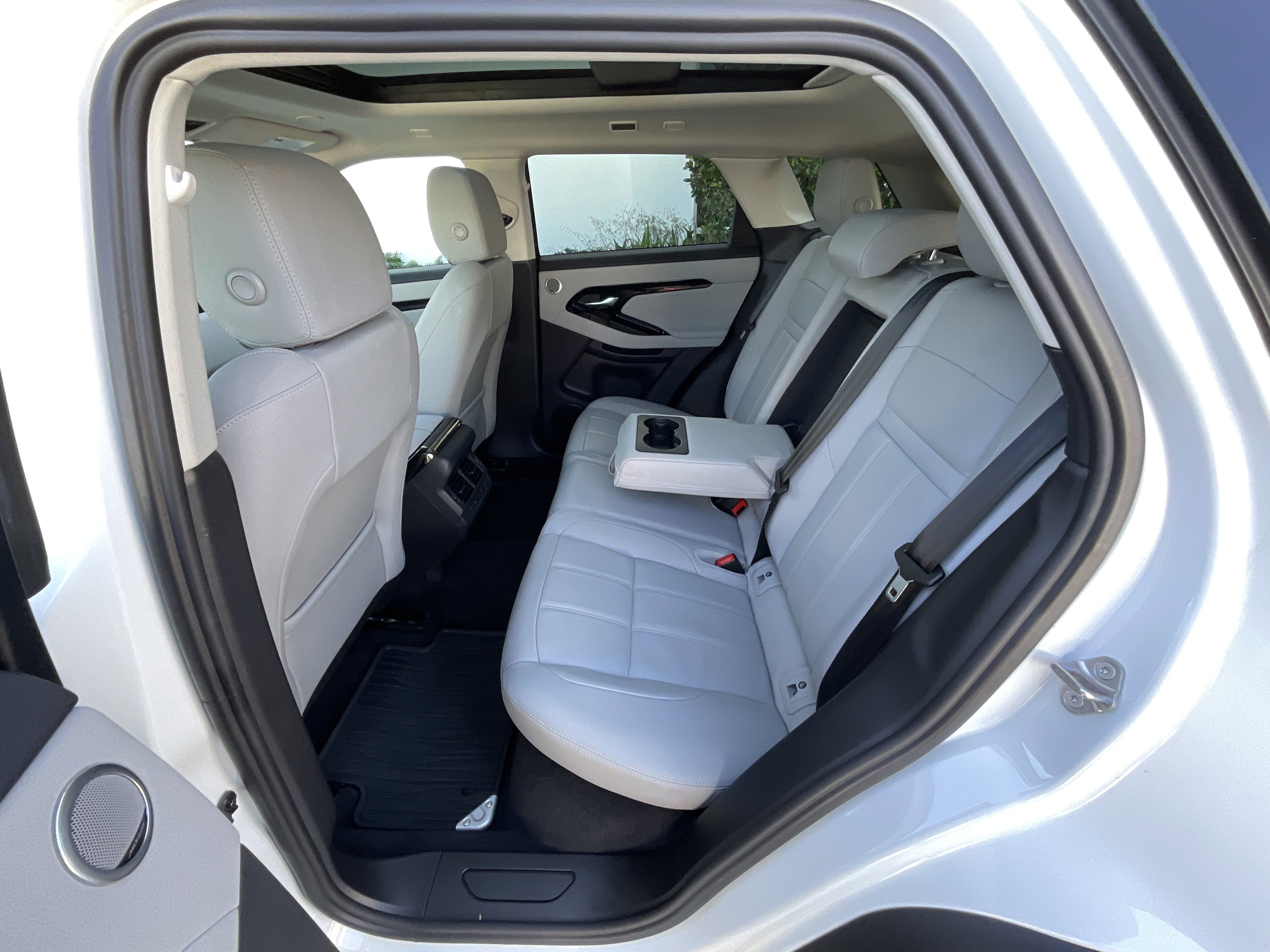 Used 2024 Land Rover Range Rover Evoque S image 28