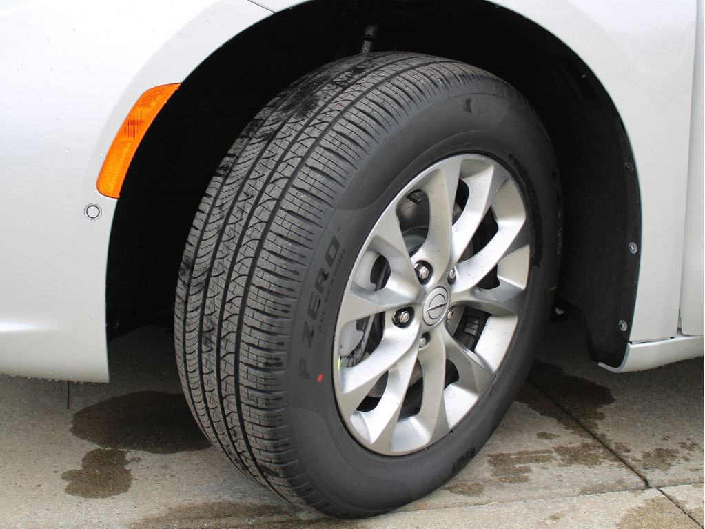 New 2026 Chrysler Pacifica Select image 39