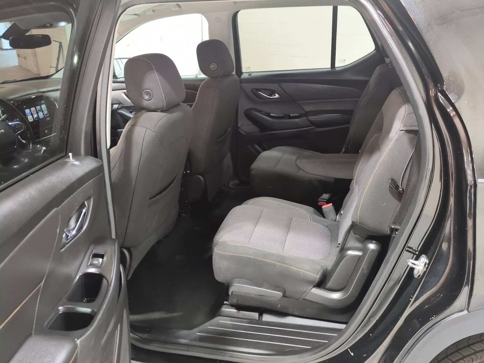 Used 2018 Chevrolet Traverse LT FWD image 14