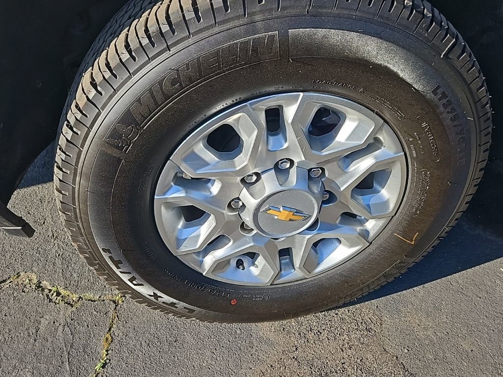 Used 2024 Chevrolet Silverado 2500 LT image 4