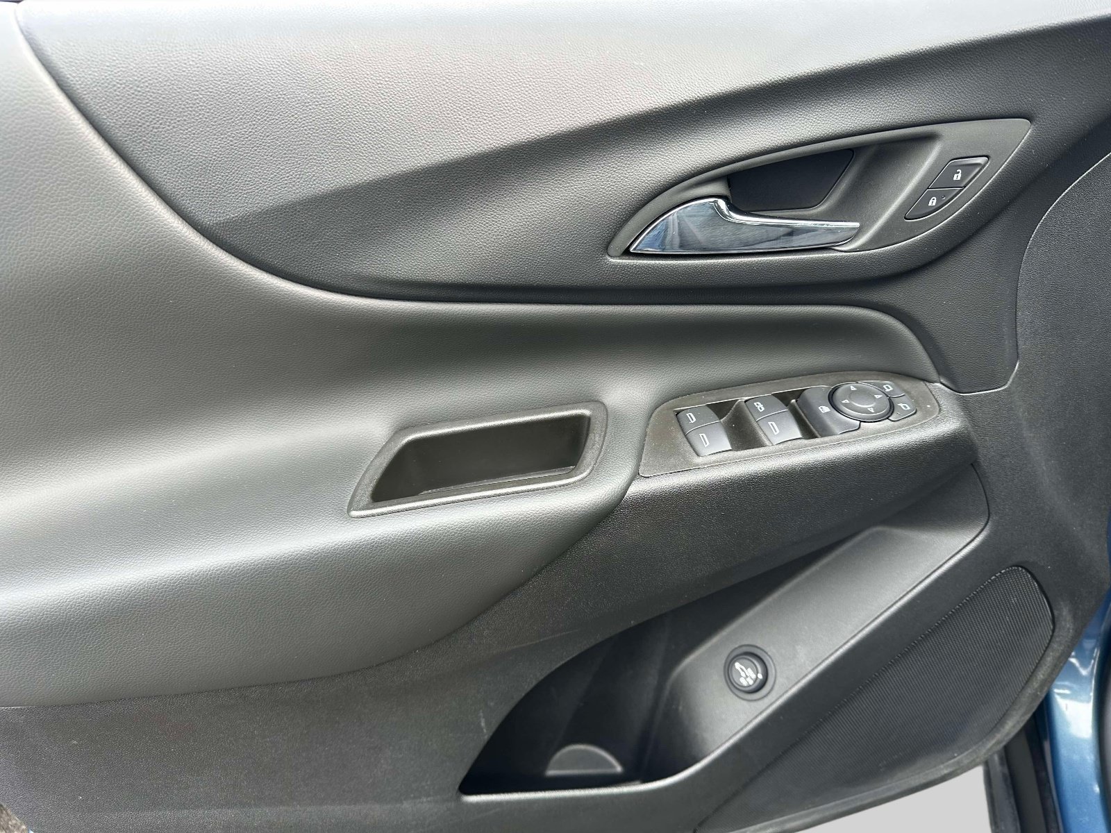 Used 2024 Chevrolet Equinox LT AWD/4WD image 17