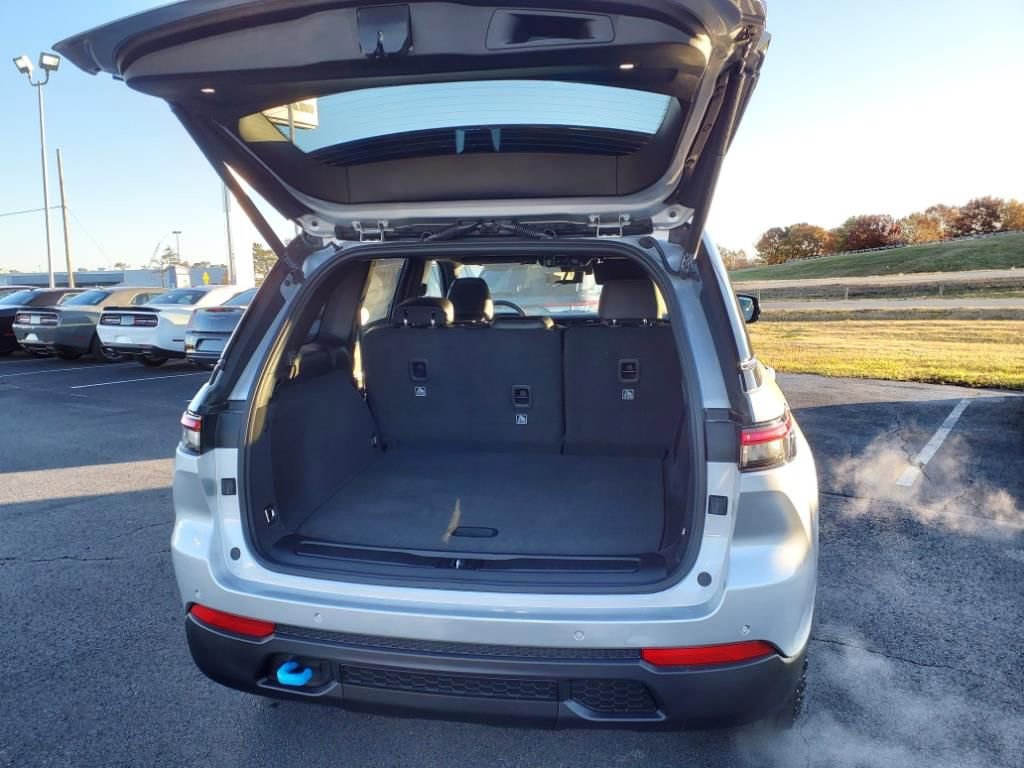 New 2024 Jeep Grand Cherokee Trailhawk w/ Luxury Tech Group III image 6