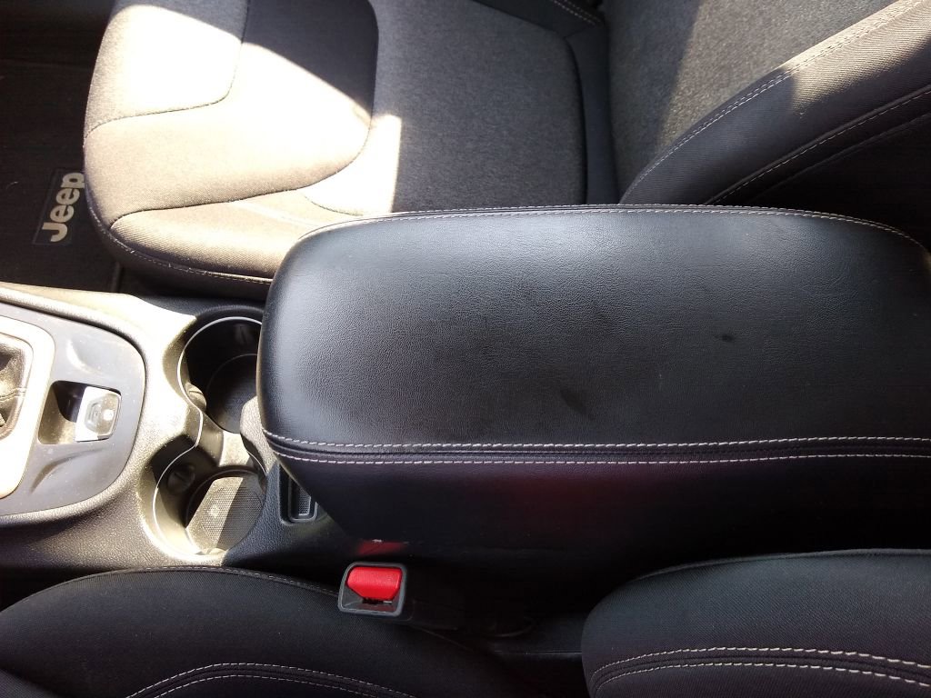 Used 2015 Jeep Cherokee Sport image 28