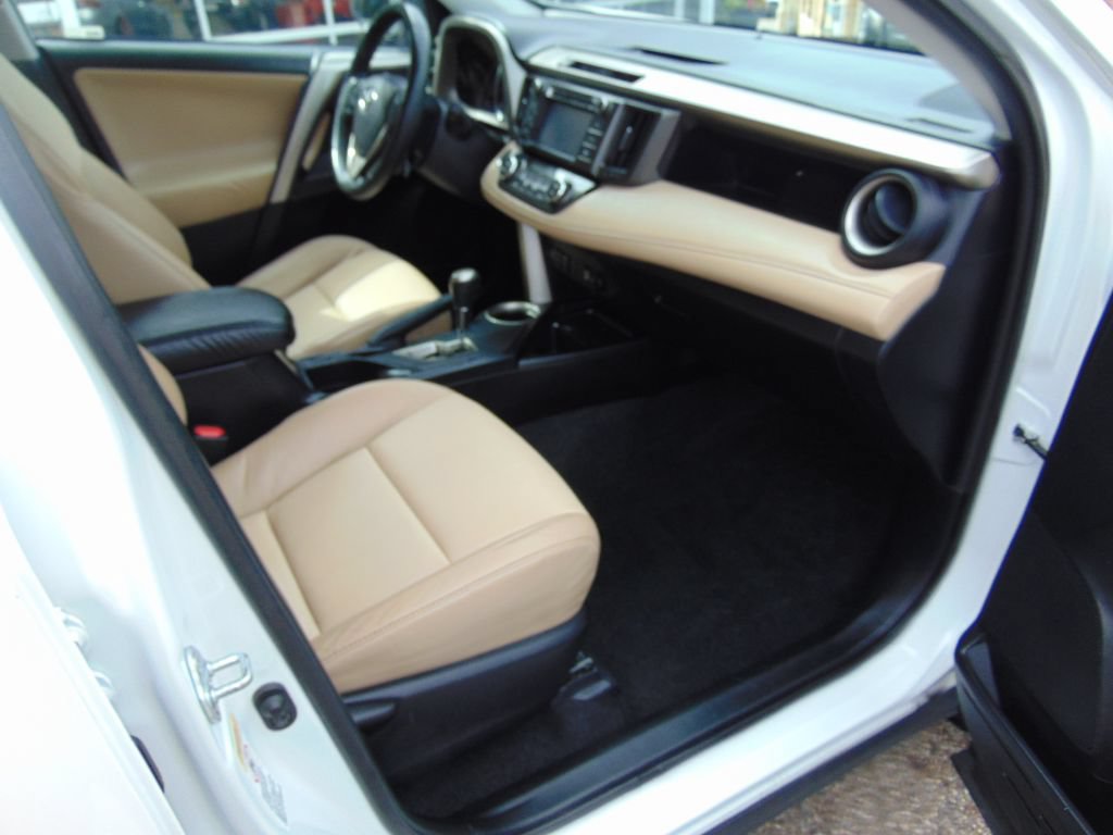 Used 2014 Toyota RAV4 Limited w/ Technology Package AWD/4WD image 5