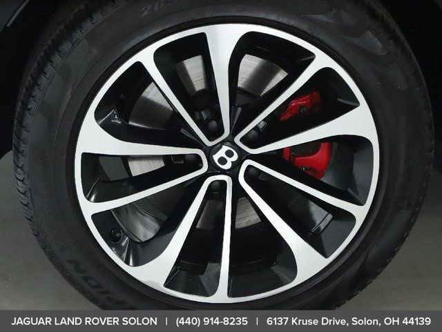 Used 2022 Bentley Bentayga image 39