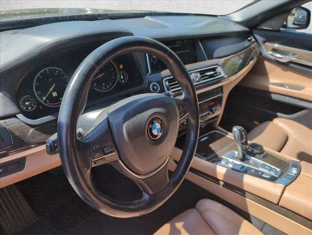 Used 2015 BMW 750Li xDrive image 8