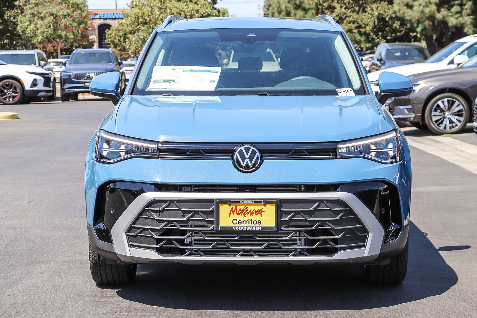 New 2026 Volkswagen Taos SE FWD image 2