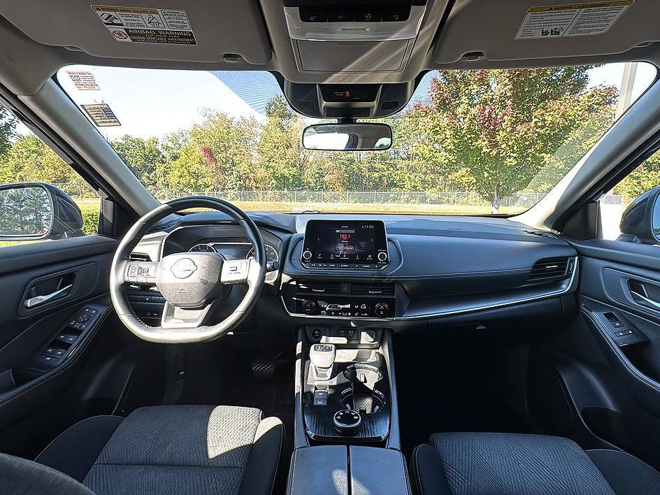 Certified 2025 Nissan Rogue SV AWD/4WD image 28