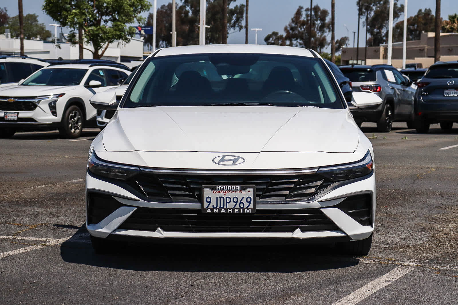 Used 2024 Hyundai Elantra SE FWD image 2