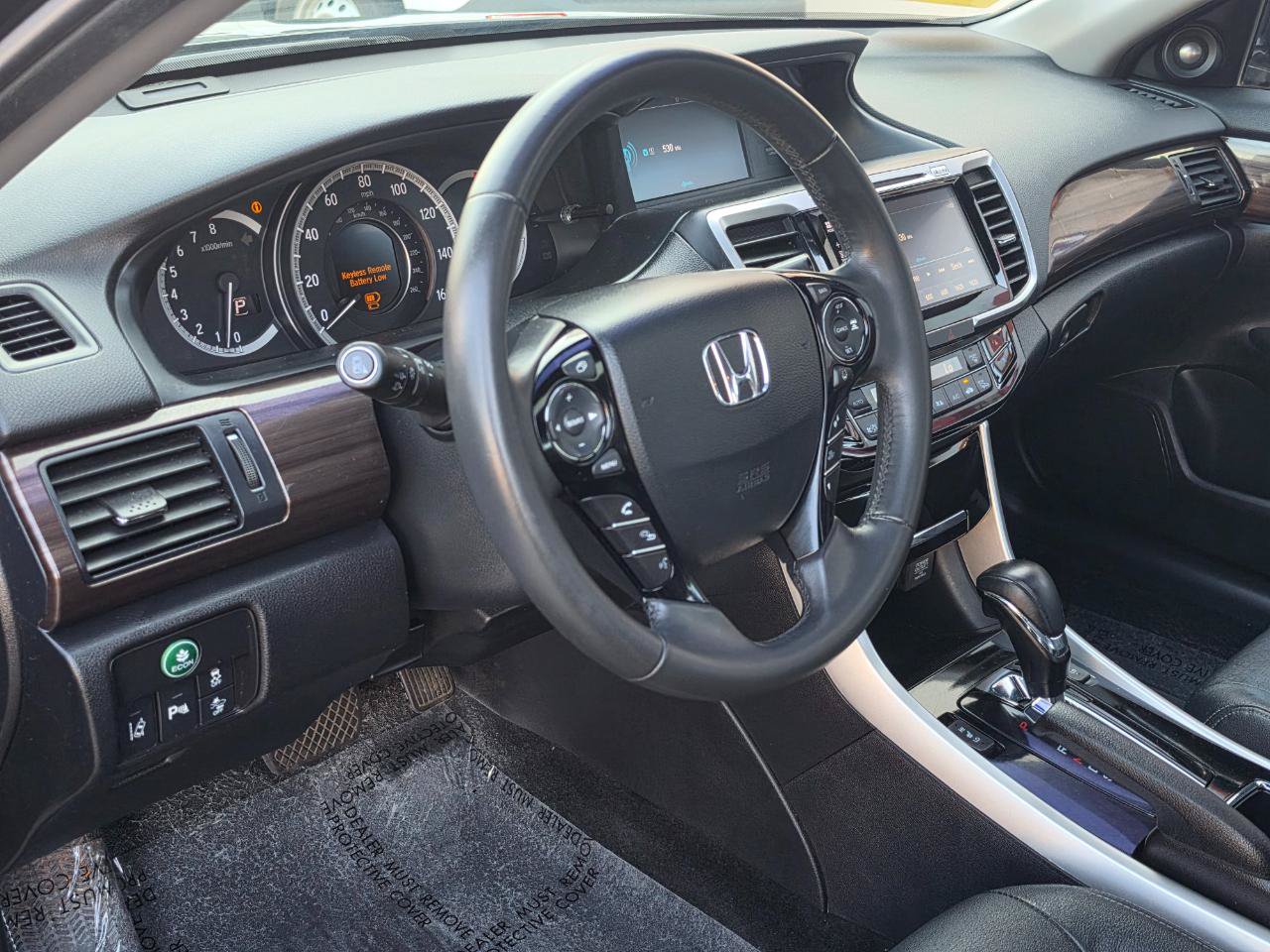 Used 2017 Honda Accord Touring image 8