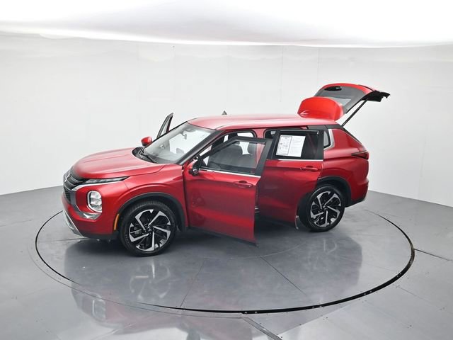 Used 2024 Mitsubishi Outlander SE image 50