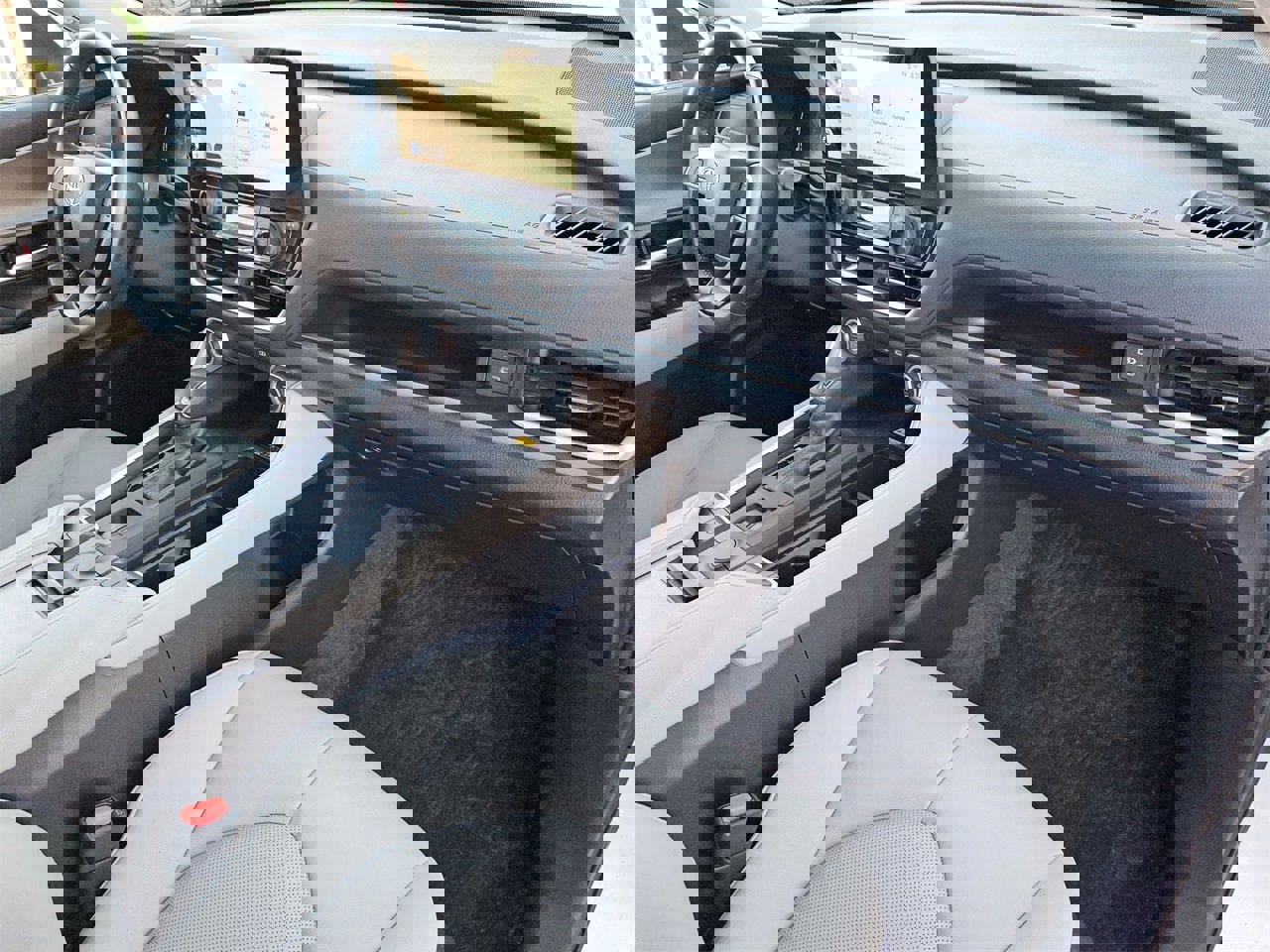 Used 2024 Toyota Grand Highlander XLE image 25