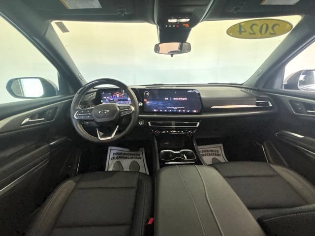 Used 2024 Chevrolet Traverse LT w/ Enhanced Driving Package AWD/4WD image 21