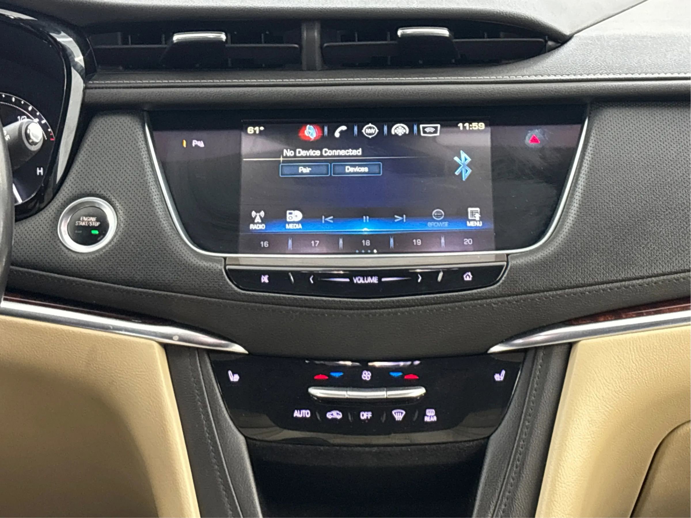 Used 2018 Cadillac XT5 Luxury w/ Driver Awareness Package image 19