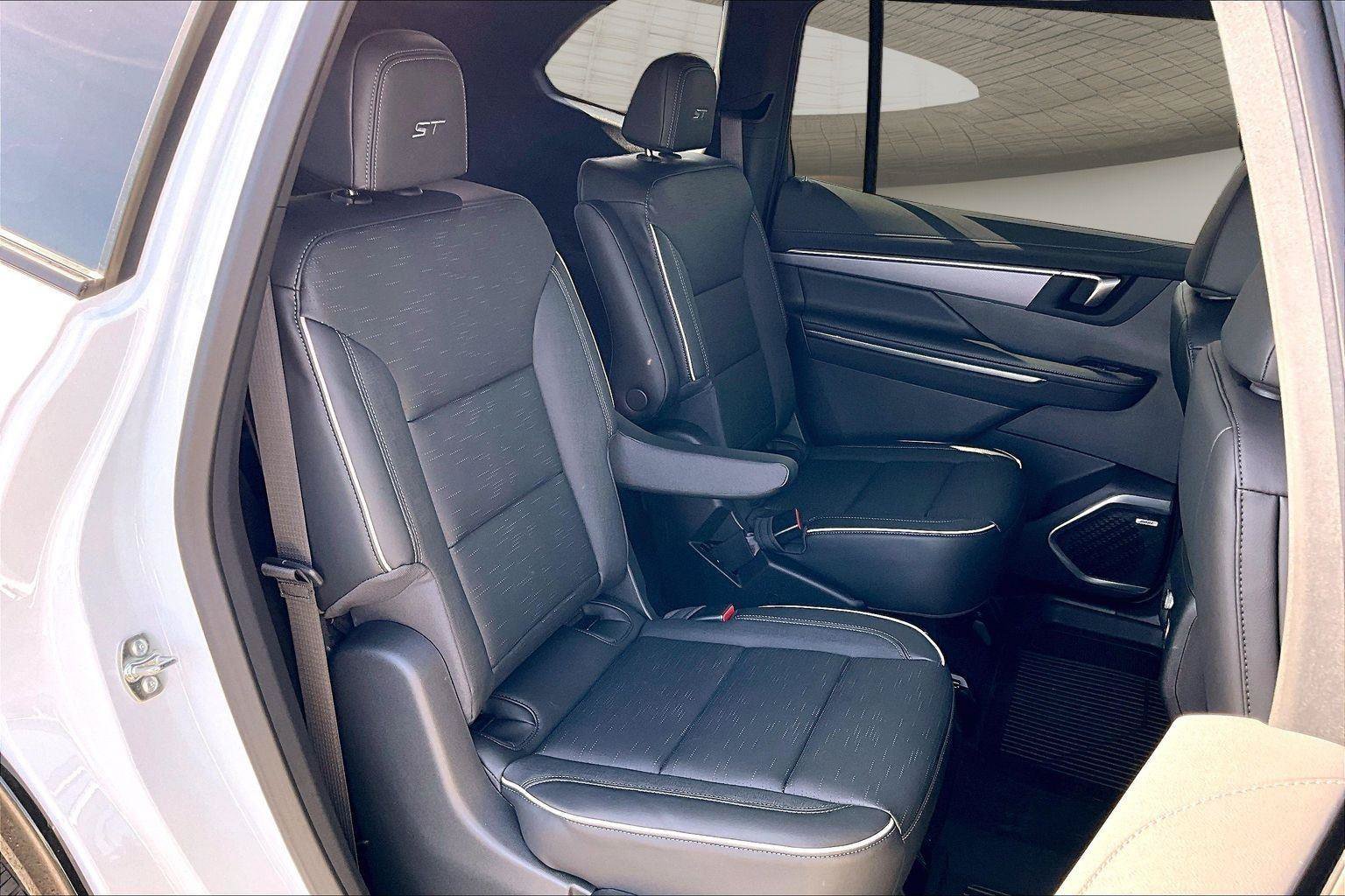 New 2026 Buick Enclave Sport Touring w/ Power Package AWD/4WD image 11