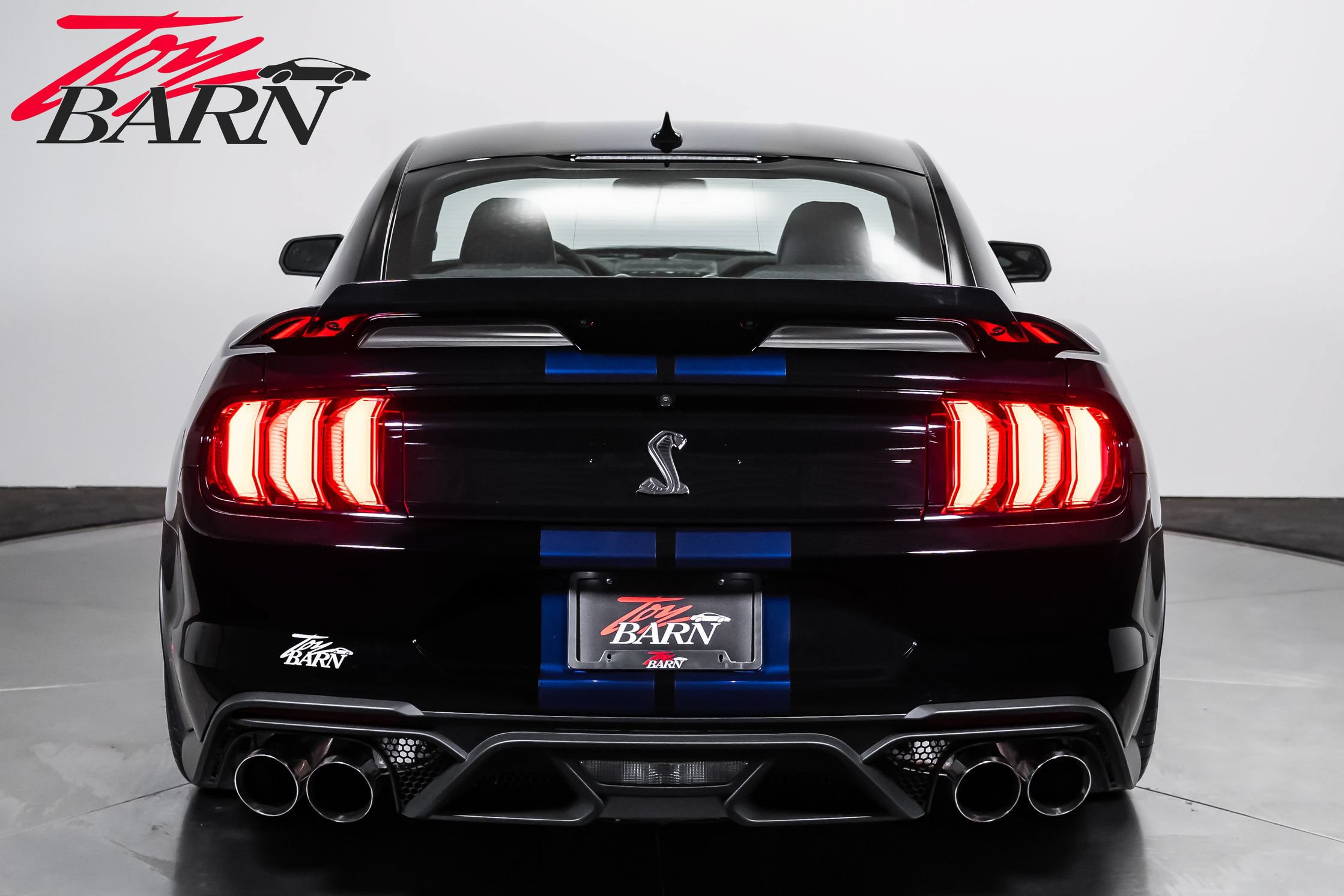 Used 2021 Ford Mustang Shelby GT500 w/ Technology Package RWD image 4