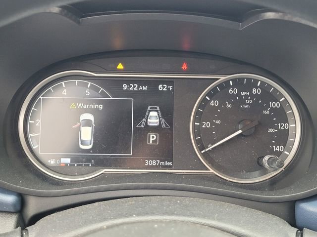 Used 2025 Nissan Versa SV w/ Trunk Package image 27