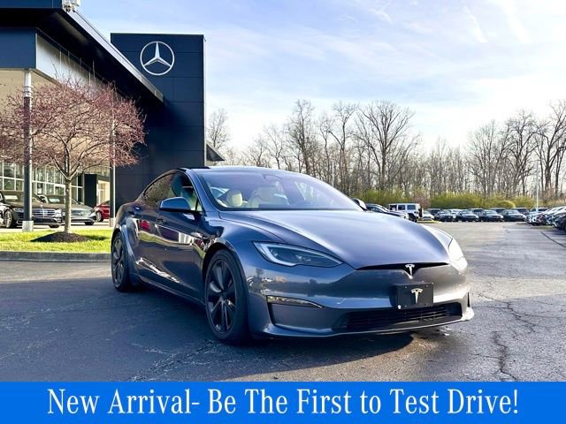 Used 2023 Tesla Model S Standard Range image 1